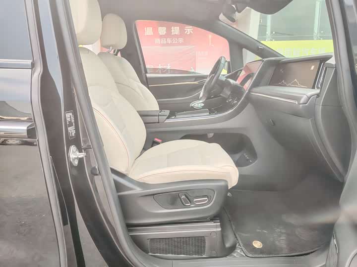 Фото 7 - GAC Trumpchi M8