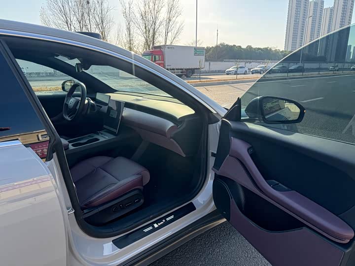 Фото 9 - Nio ET5