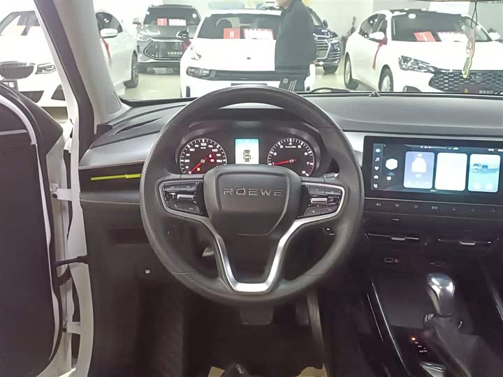Фото 11 - Roewe i5