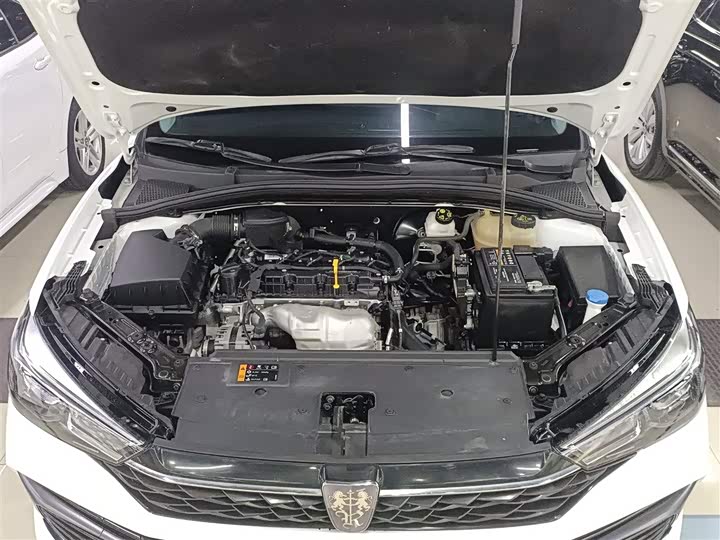 Фото 19 - Roewe i5