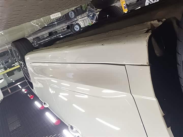 Фото 21 - Roewe i5