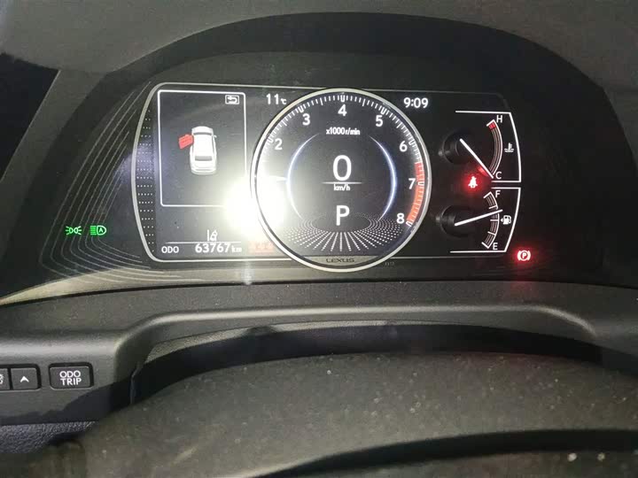 Фото 12 - Lexus ES