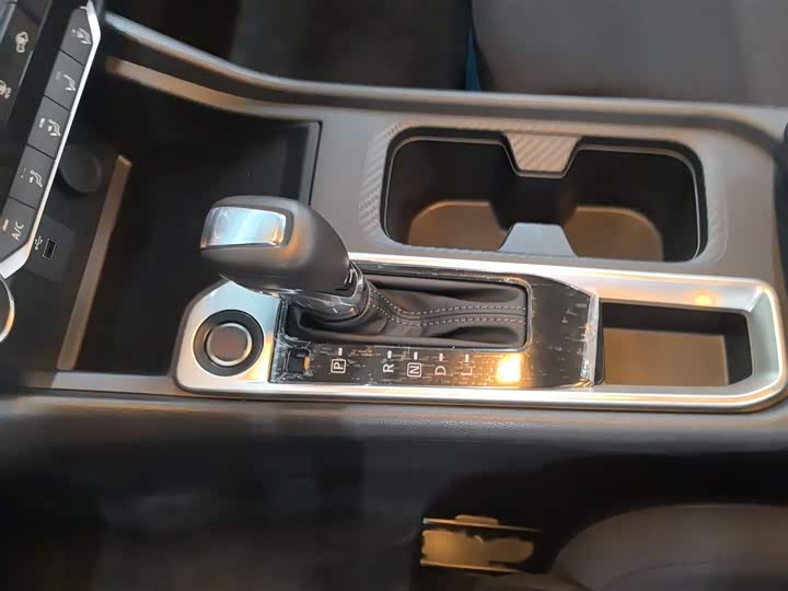 Фото 10 - Nissan Sylphy