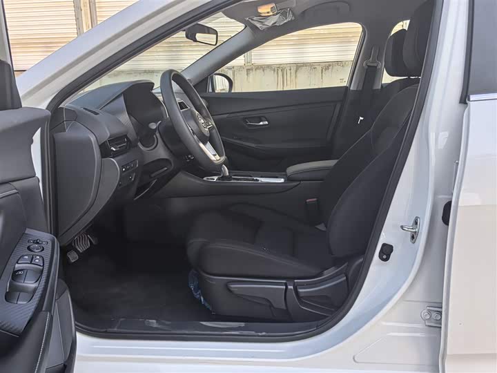 Фото 17 - Nissan Sylphy