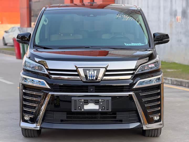 Фото 2 - Toyota Vellfire