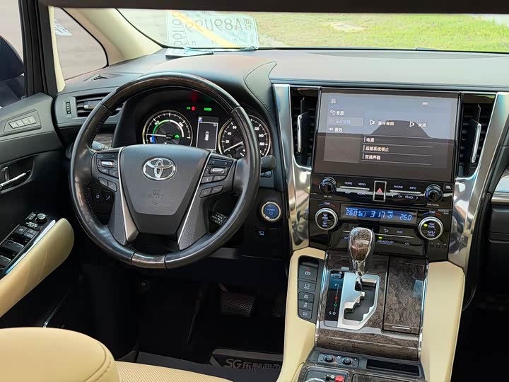 Фото 4 - Toyota Vellfire