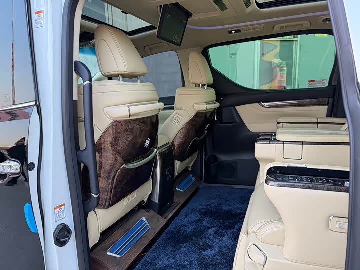 Фото 6 - Toyota Vellfire