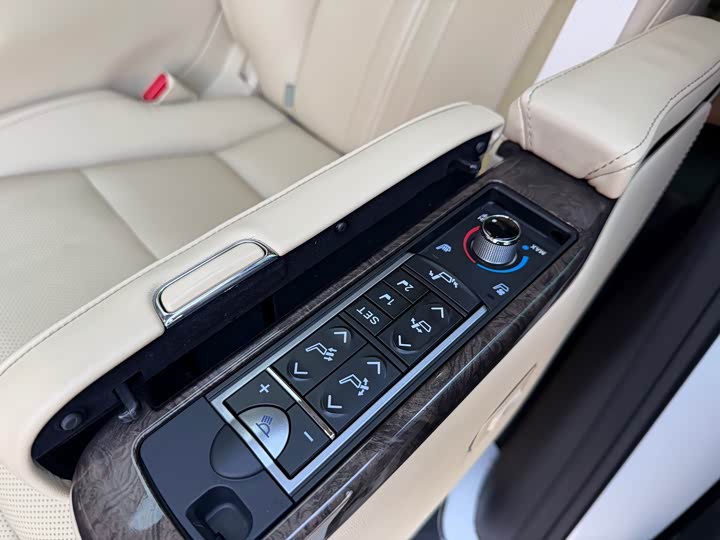 Фото 7 - Toyota Vellfire