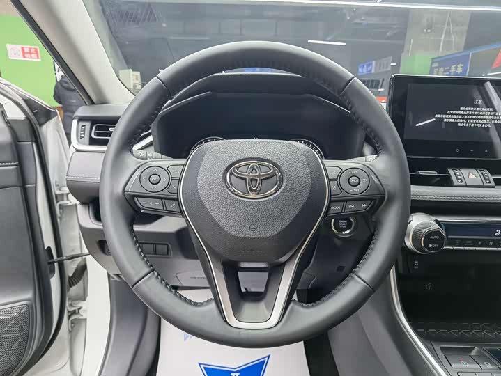 Фото 10 - Toyota Wildlander