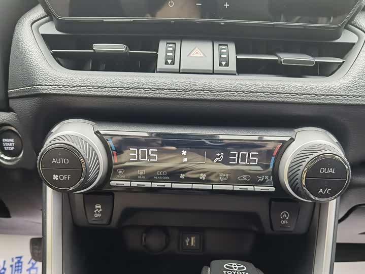 Фото 12 - Toyota Wildlander