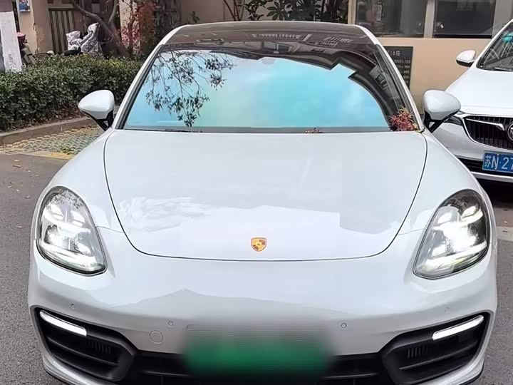 Фото 1 - Porsche Panamera Hybrid