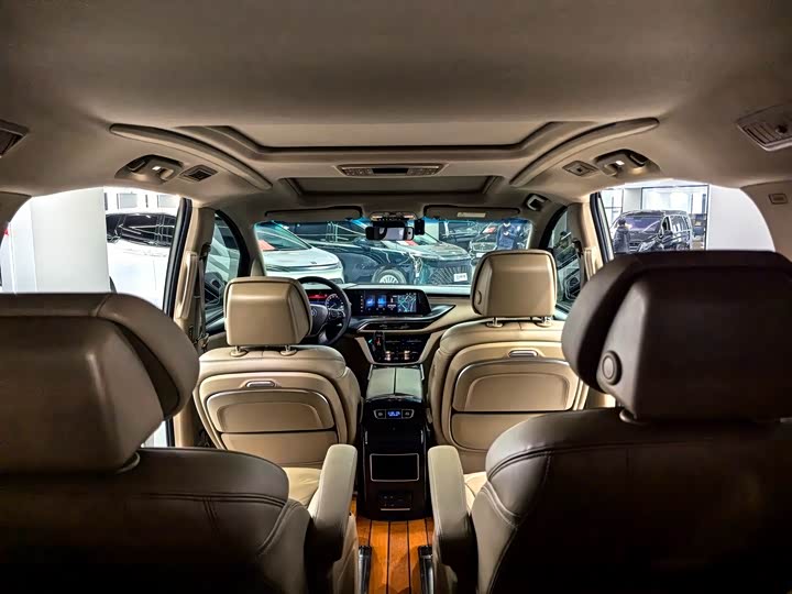 Фото 11 - Buick GL8 ES