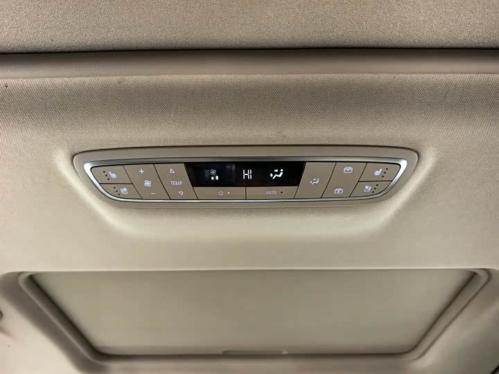 Фото 13 - Buick GL8 ES