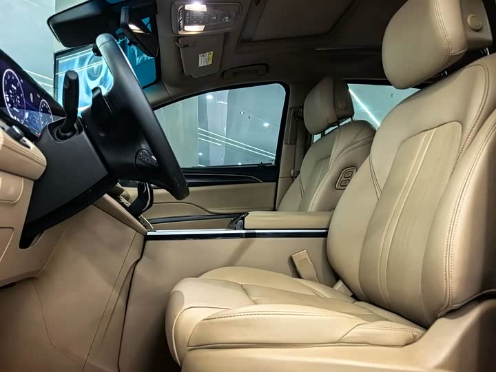 Фото 6 - Buick GL8 ES