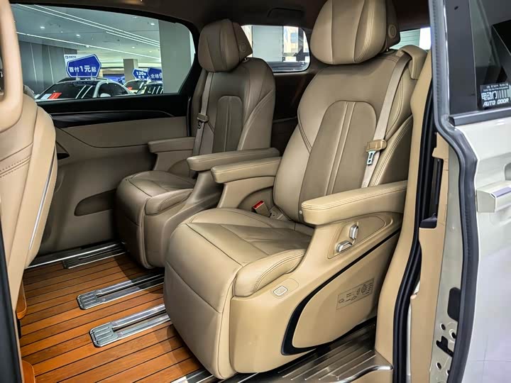 Фото 8 - Buick GL8 ES