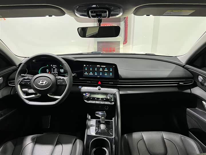 Фото 12 - Hyundai Elantra N line