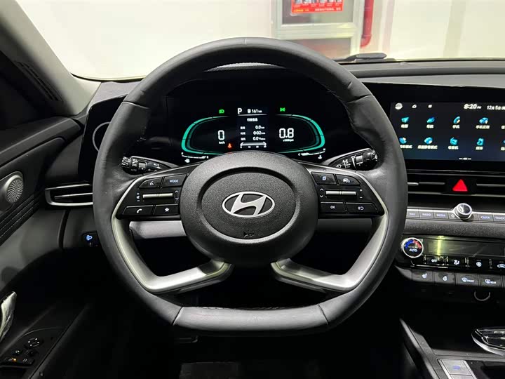 Фото 13 - Hyundai Elantra N line