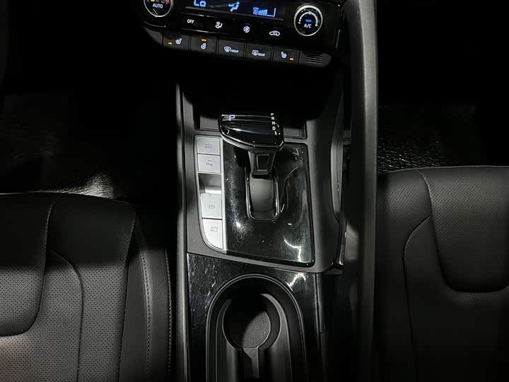 Фото 14 - Hyundai Elantra N line