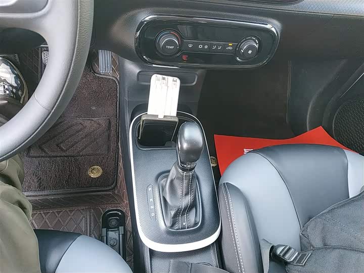 Фото 14 - Roewe Clever