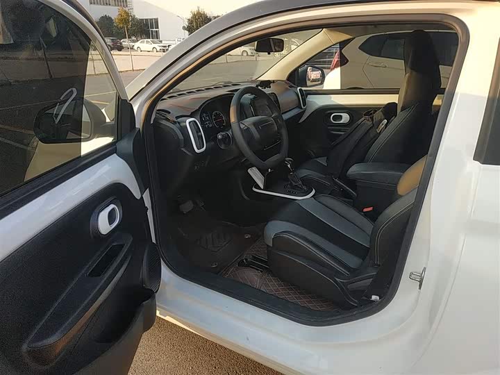 Фото 16 - Roewe Clever