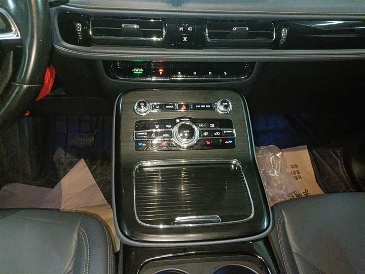 Фото 14 - Lincoln Nautilus