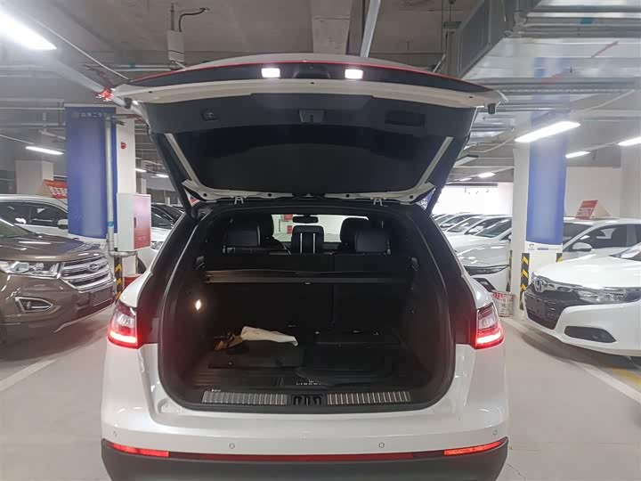 Фото 19 - Lincoln Nautilus