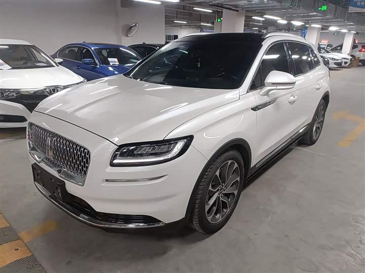 Фото 2 - Lincoln Nautilus