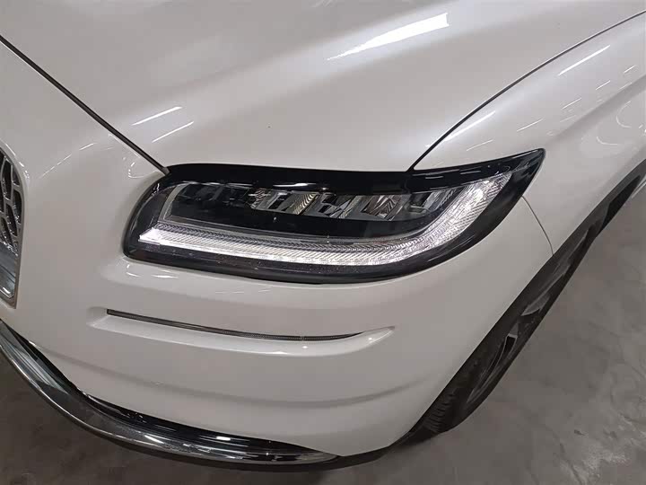 Фото 24 - Lincoln Nautilus