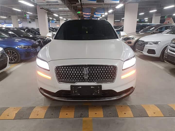 Фото 3 - Lincoln Nautilus
