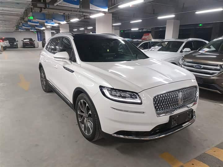 Фото 4 - Lincoln Nautilus