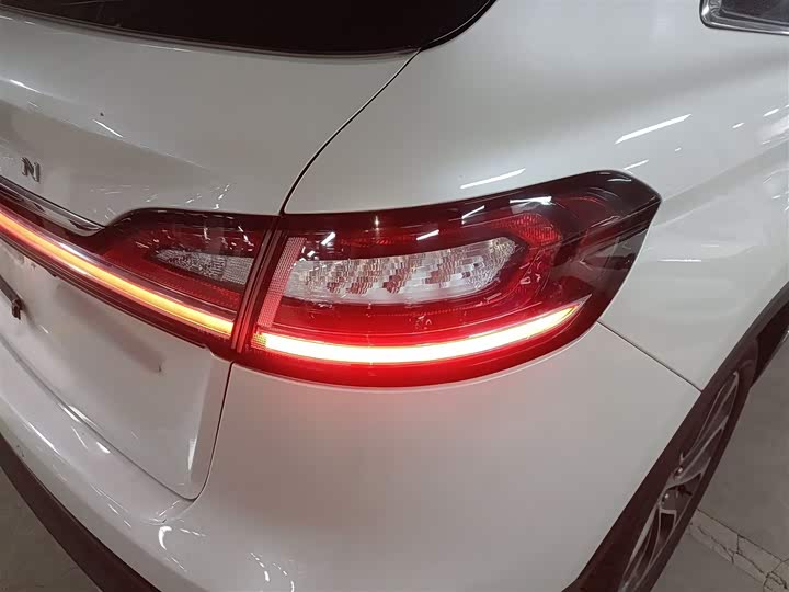 Фото 8 - Lincoln Nautilus