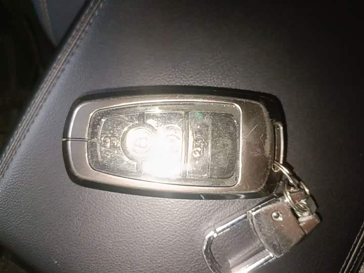 Фото 9 - Lincoln Nautilus