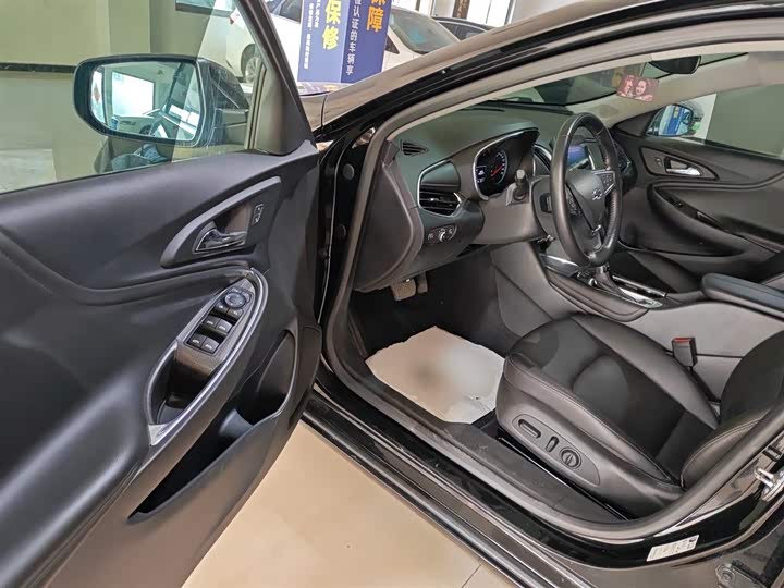 Фото 16 - Chevrolet Malibu XL