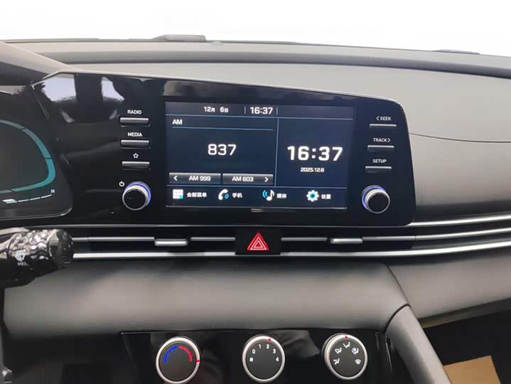 Фото 13 - Hyundai Elantra N line