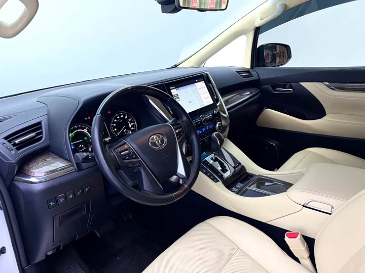 Фото 13 - Toyota Alphard