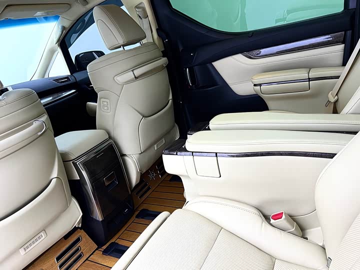 Фото 17 - Toyota Alphard