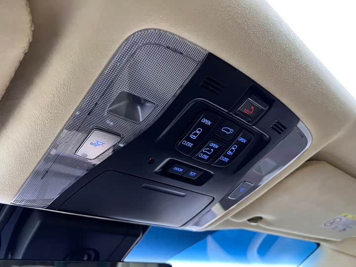 Фото 26 - Toyota Alphard