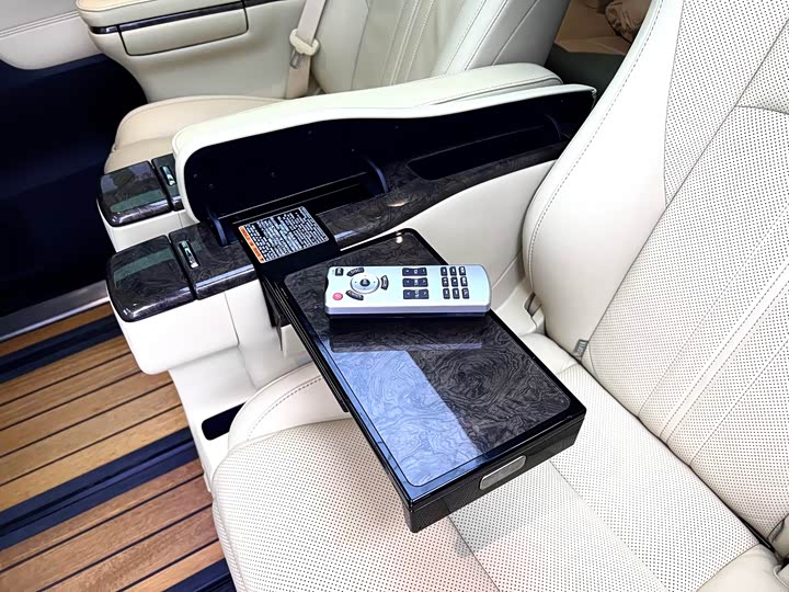 Фото 32 - Toyota Alphard