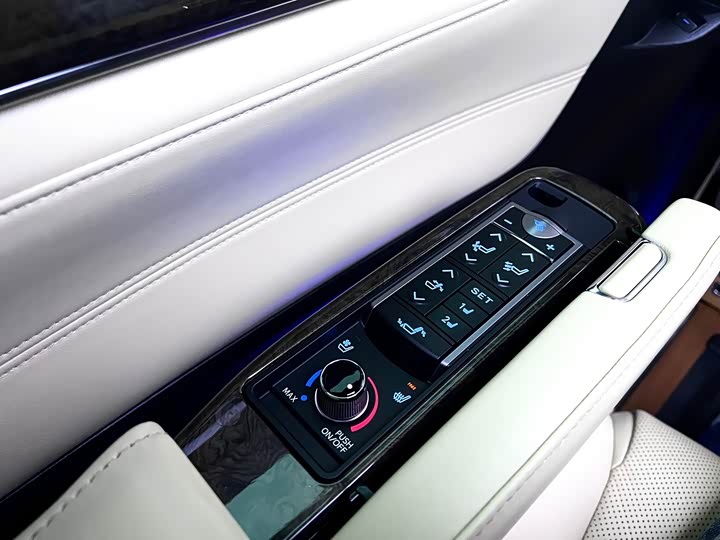 Фото 33 - Toyota Alphard