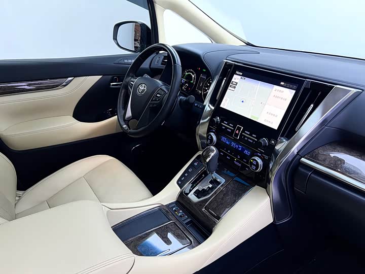 Фото 34 - Toyota Alphard