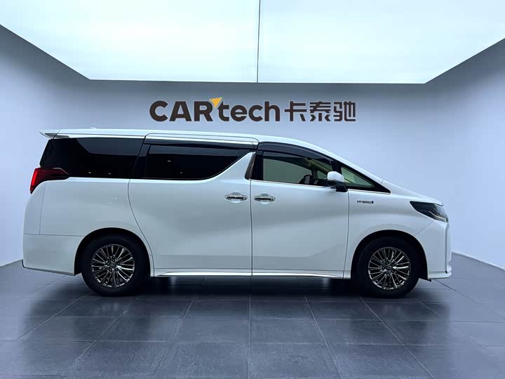 Фото 4 - Toyota Alphard
