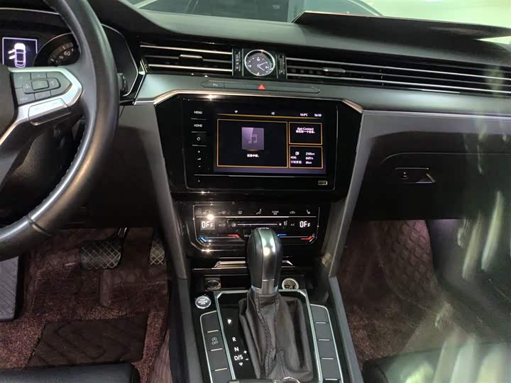 Фото 13 - Volkswagen Magotan