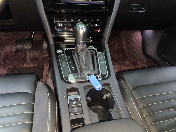 Фото 14 - Volkswagen Magotan