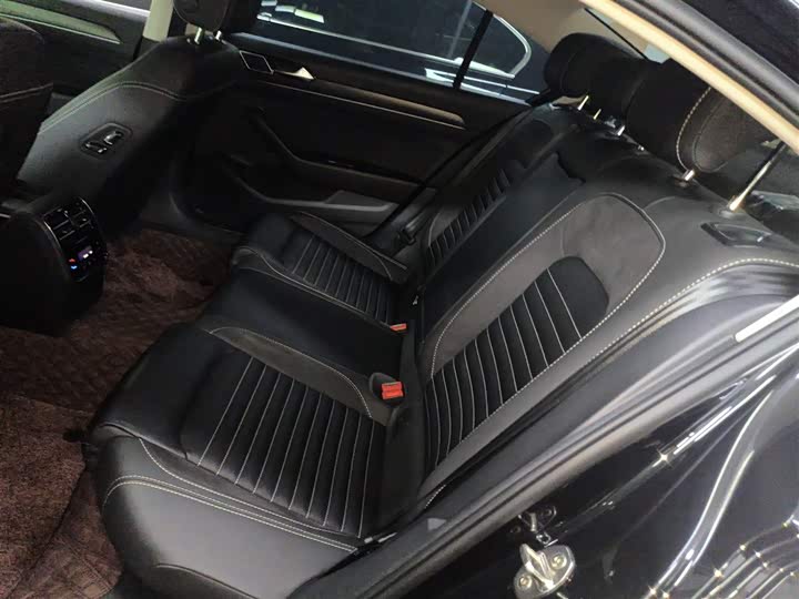 Фото 17 - Volkswagen Magotan