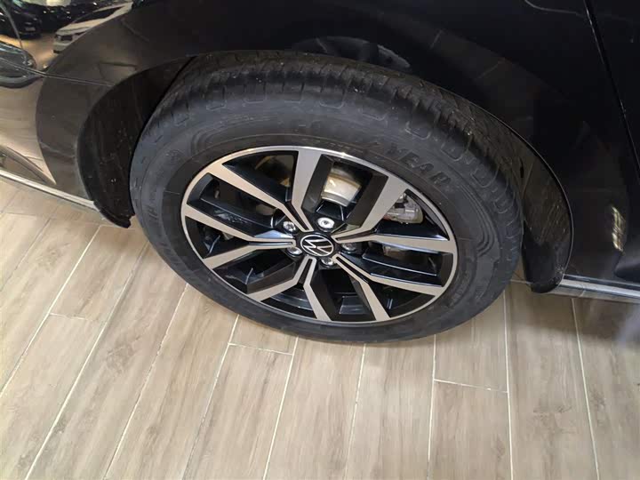 Фото 26 - Volkswagen Magotan