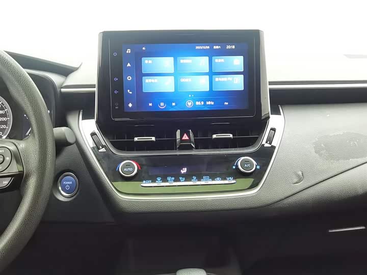 Фото 12 - Toyota Corolla