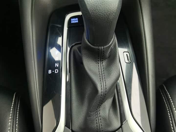 Фото 13 - Toyota Corolla