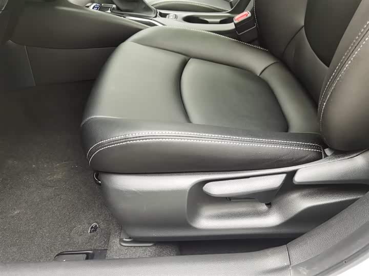 Фото 20 - Toyota Corolla