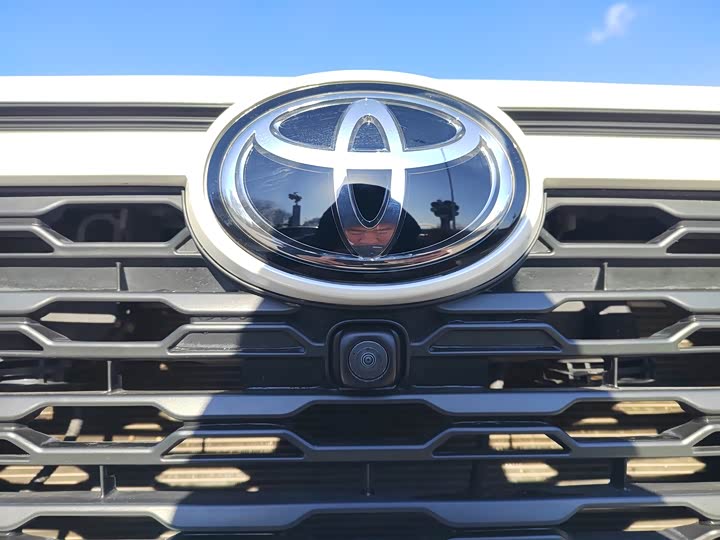 Фото 4 - Toyota RAV4