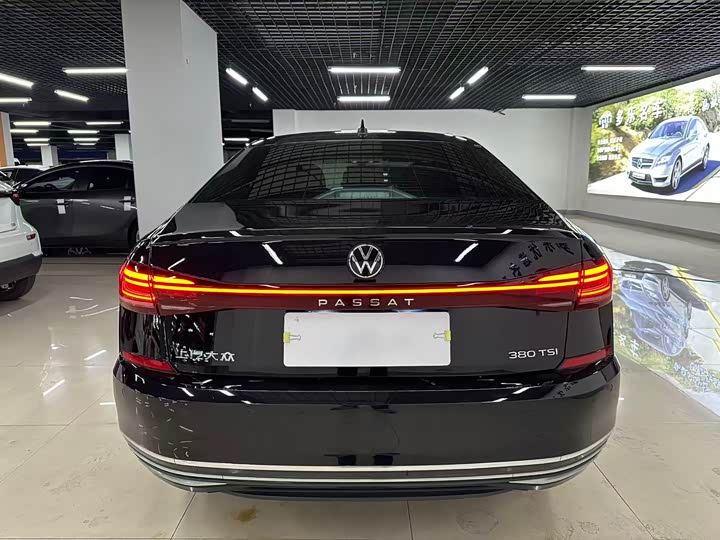 Фото 7 - Volkswagen Passat